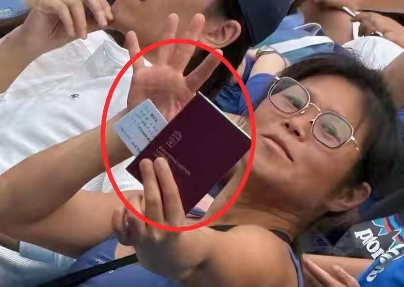 上海网球大师赛观众高声嘶吼,裁判多次劝阻,保安最终请离