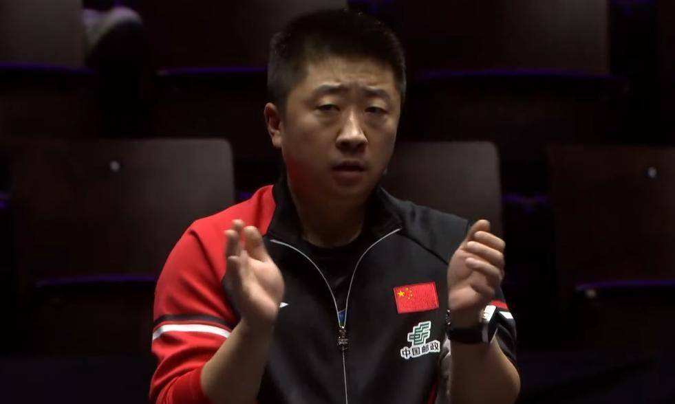 突发!早田希娜忽然暂停比赛,手指球童抗议