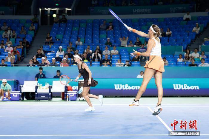 2025宁波网球公开赛：巴博斯/斯特凡尼组合晋级女双决赛