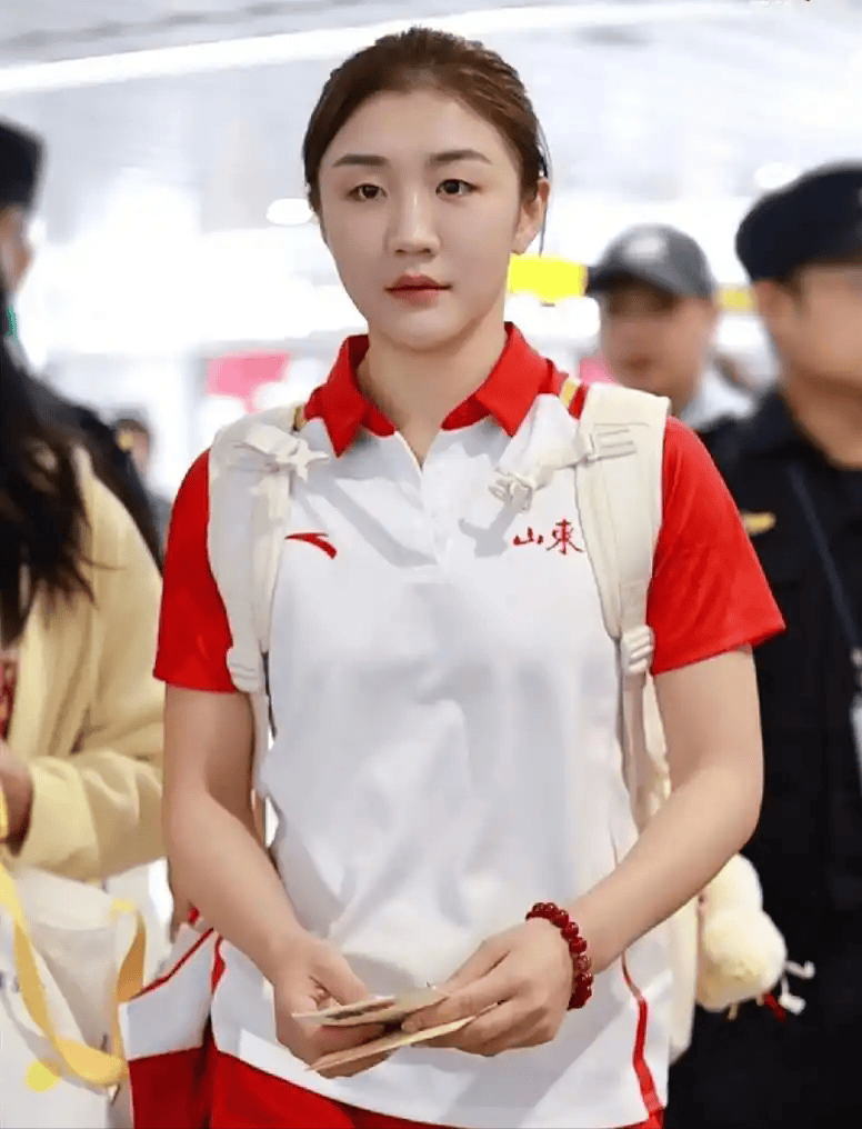 恭喜,32岁陈梦正式上任,亮相新岗位,马琳祝福