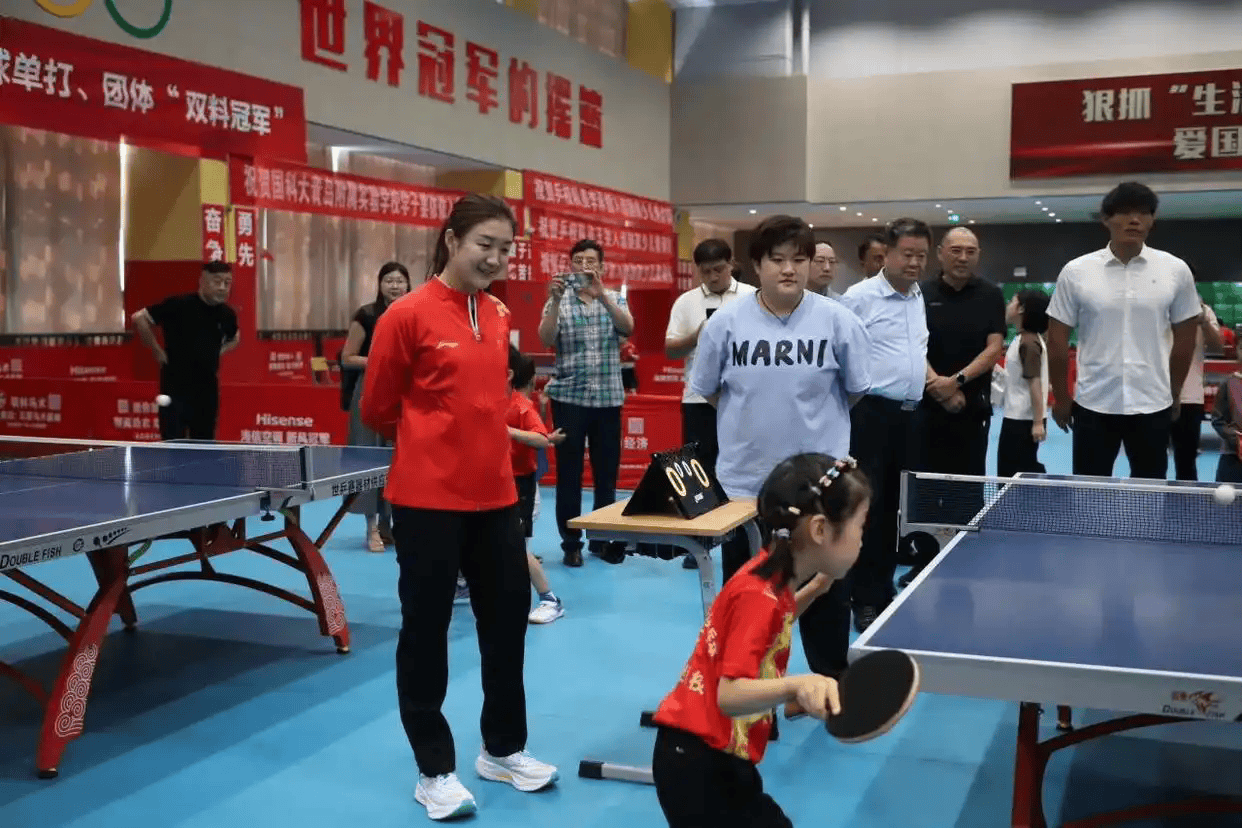 恭喜，32岁陈梦正式上任，亮相新岗位，马琳祝福