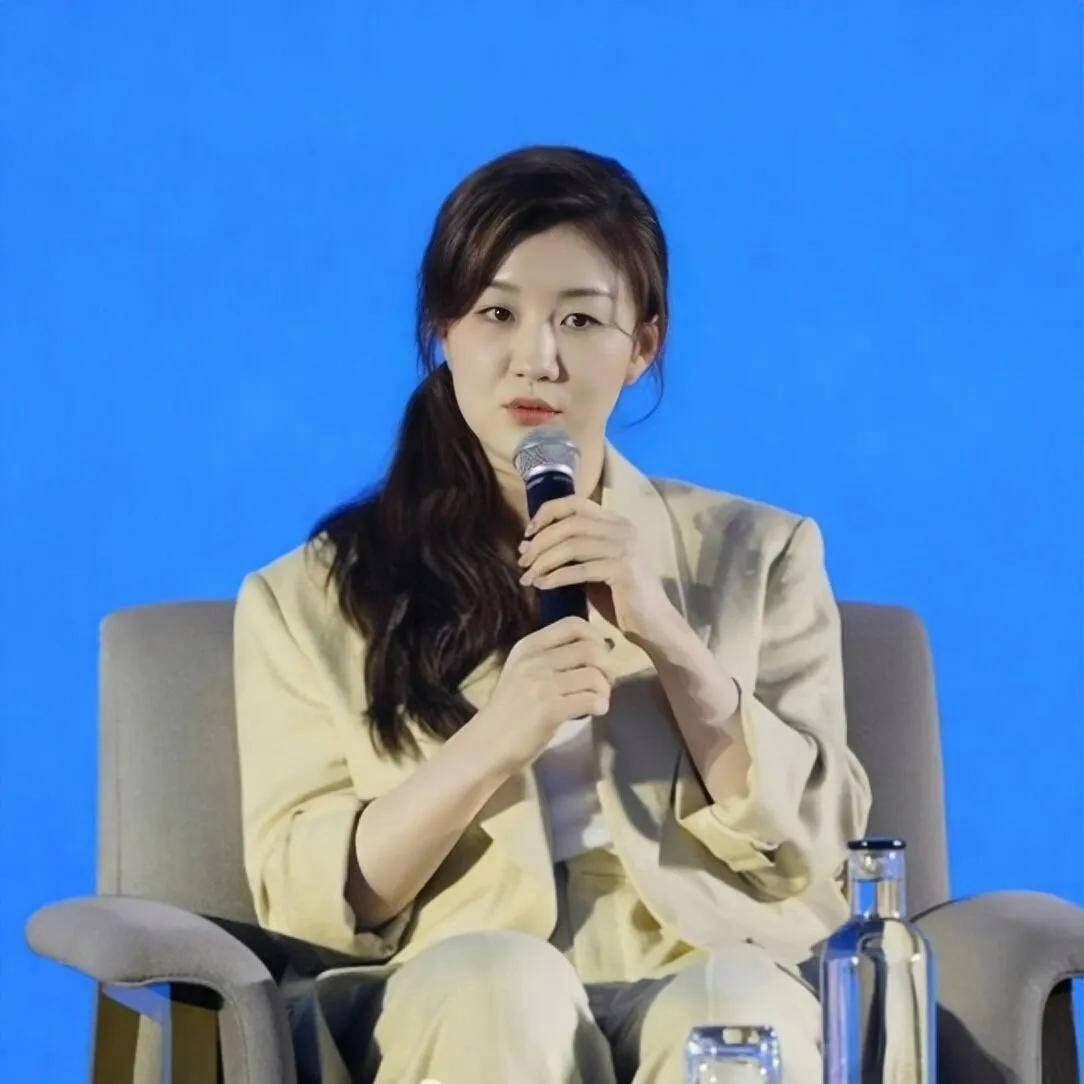 恭喜，32岁陈梦正式上任，亮相新岗位，马琳祝福